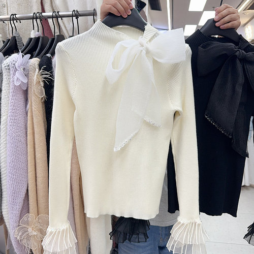 千金风蕾丝蝴蝶结针织衫女秋冬设计感喇叭袖打底衫法式绝美小上衣