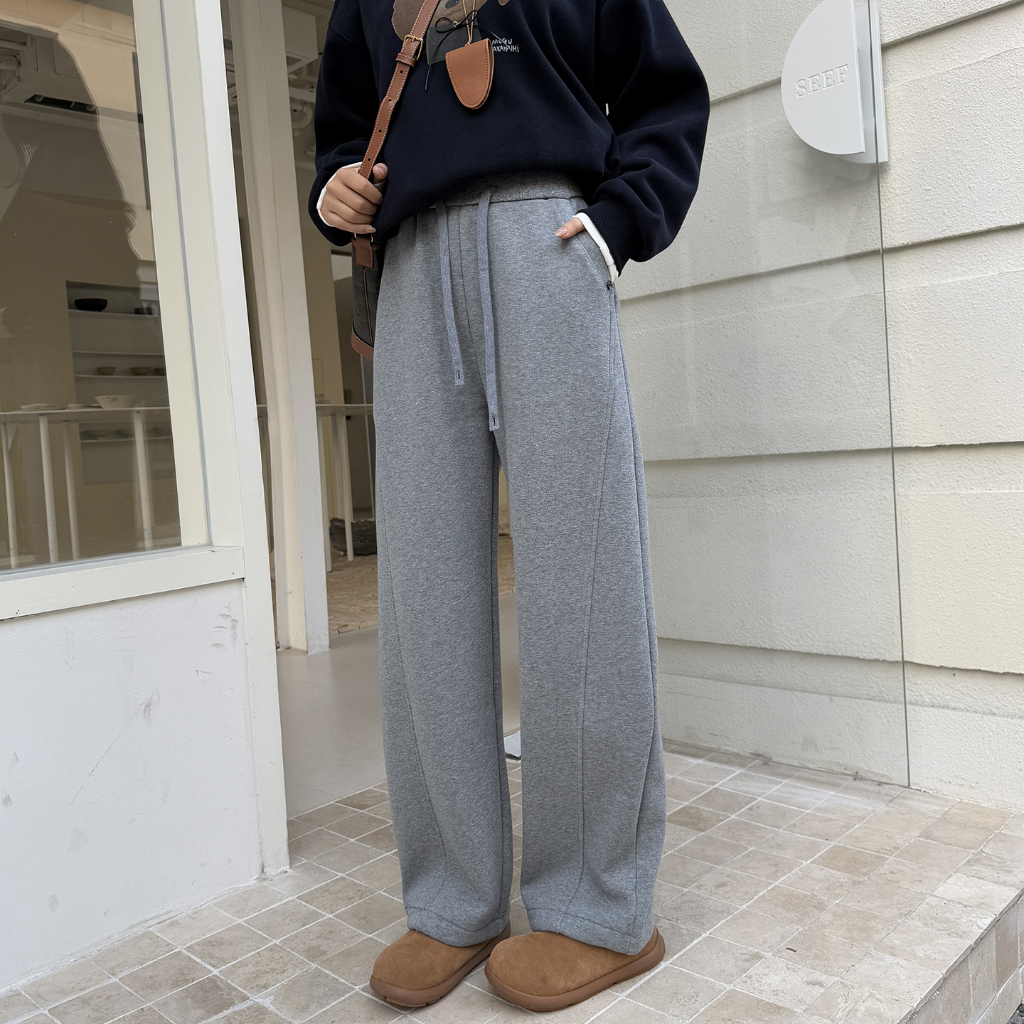 舒适至上~亲肤密密绒弯刀休闲裤子女秋冬高腰抽绳加绒阔腿卫裤长