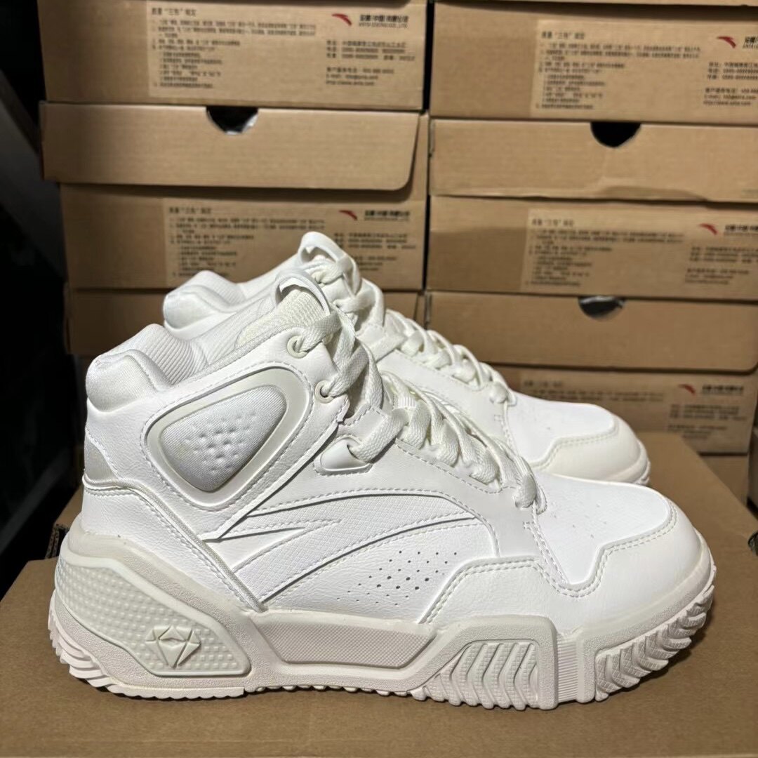 安踏烈焰丨高帮板鞋女鞋秋冬厚底增高防水休闲运动鞋子122238090r