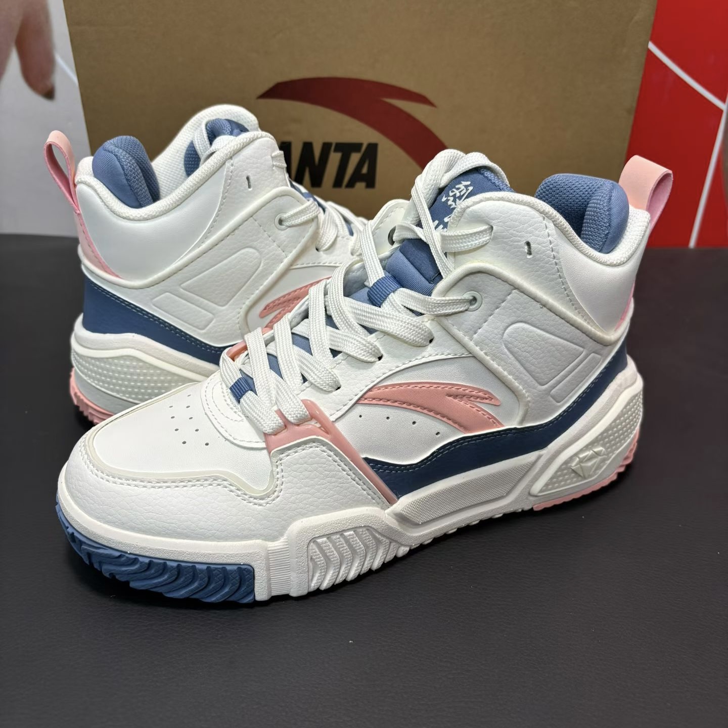 安踏烈焰丨高帮板鞋女鞋秋冬厚底增高防水休闲运动鞋子122418052