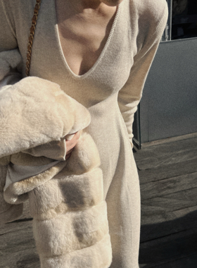 nczz《灵感缪斯》 大u领针织连衣裙