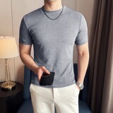 灰色