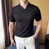 黑色
