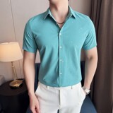 湖水蓝色