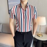粉红色