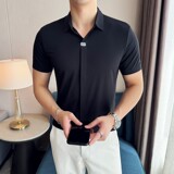 黑色