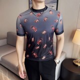黑色