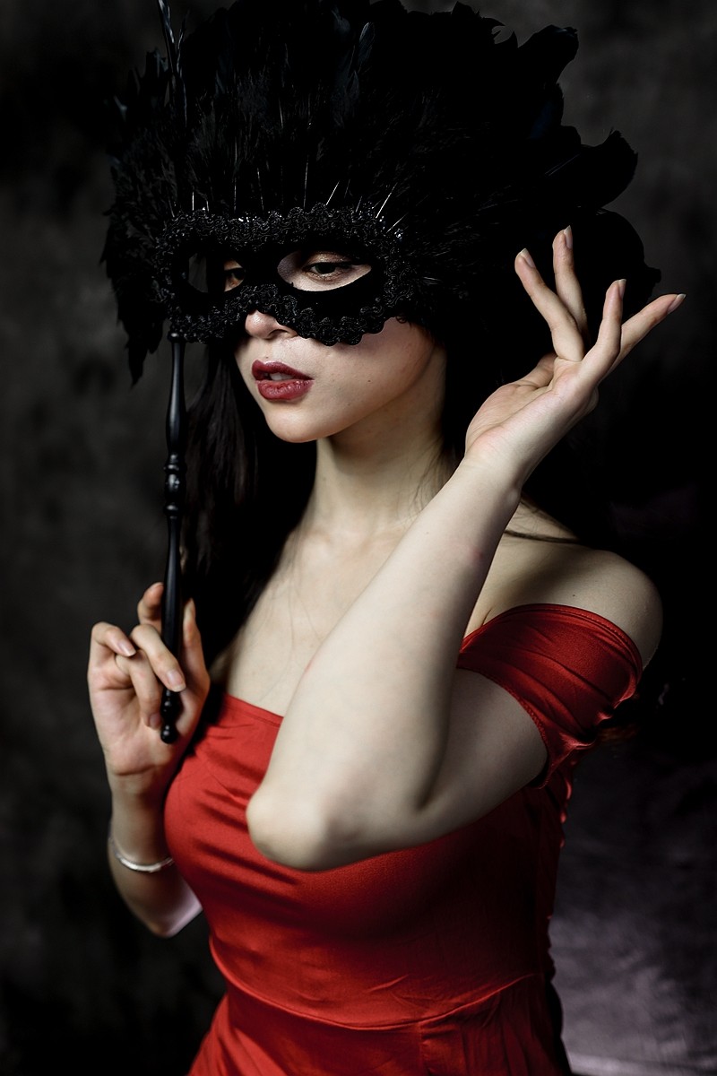 燕尾蝶家手工制作大羽毛手持面具手柄手拿表演美女半脸抖音网红51