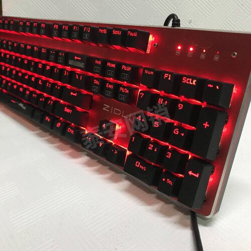 磁动力防水游戏机机械键盘盘