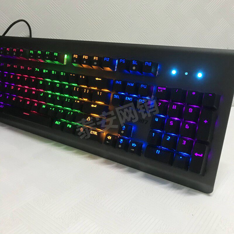 盛美瑞SURMT黑切sk007青轴游戏机械键盘 混光背光金属面板USB有线