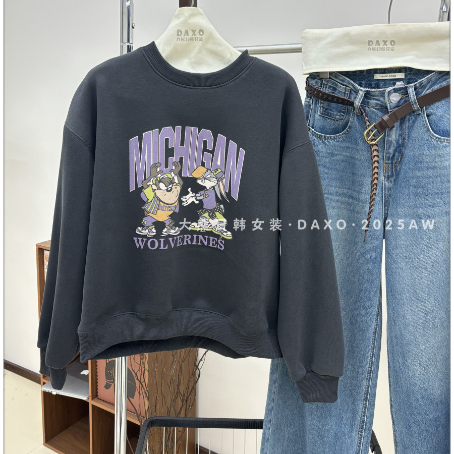 秋冬加绒卡通兔八哥印花圆领卫衣