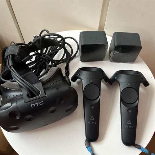 咨询HTC VIVE VR，带两个VIVE手柄和两个基站议价