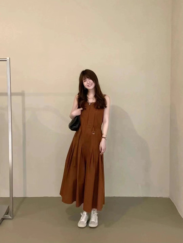 Handwash正品博主设计师品牌出游约会法式显高瘦吊带连衣裙半身裙