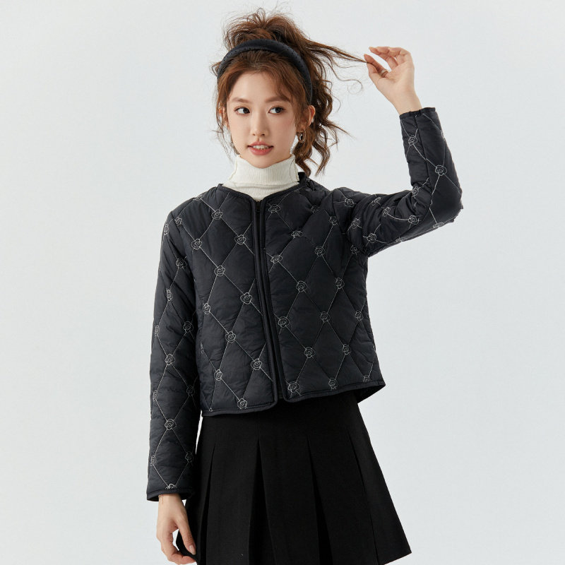 新款批发秋冬女士棉衣女款时尚绣花棉上衣女短款妈妈棉服上