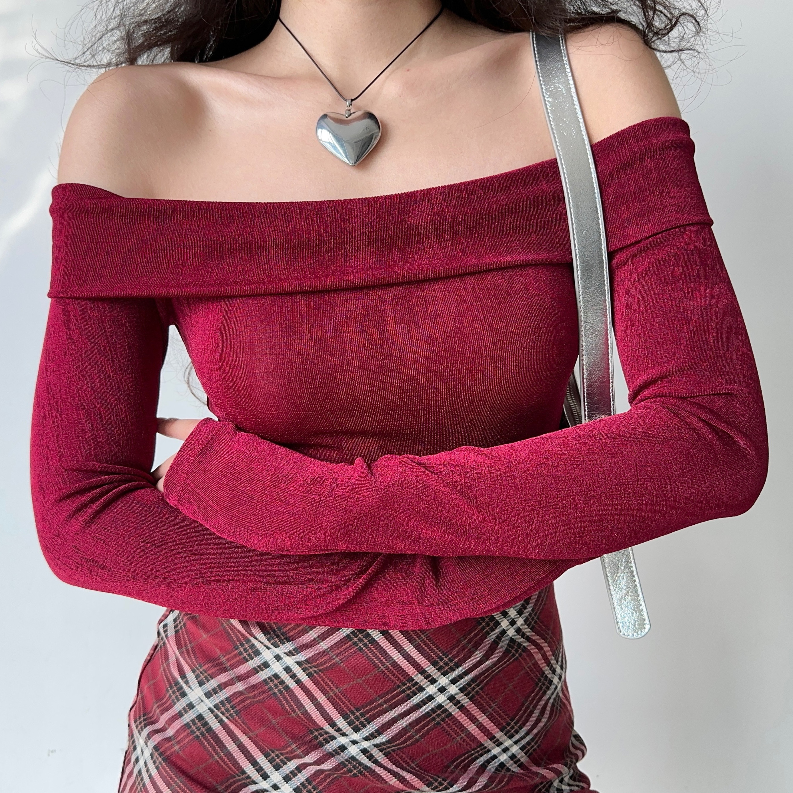 GoGirlGo复古一字领丝绒上衣