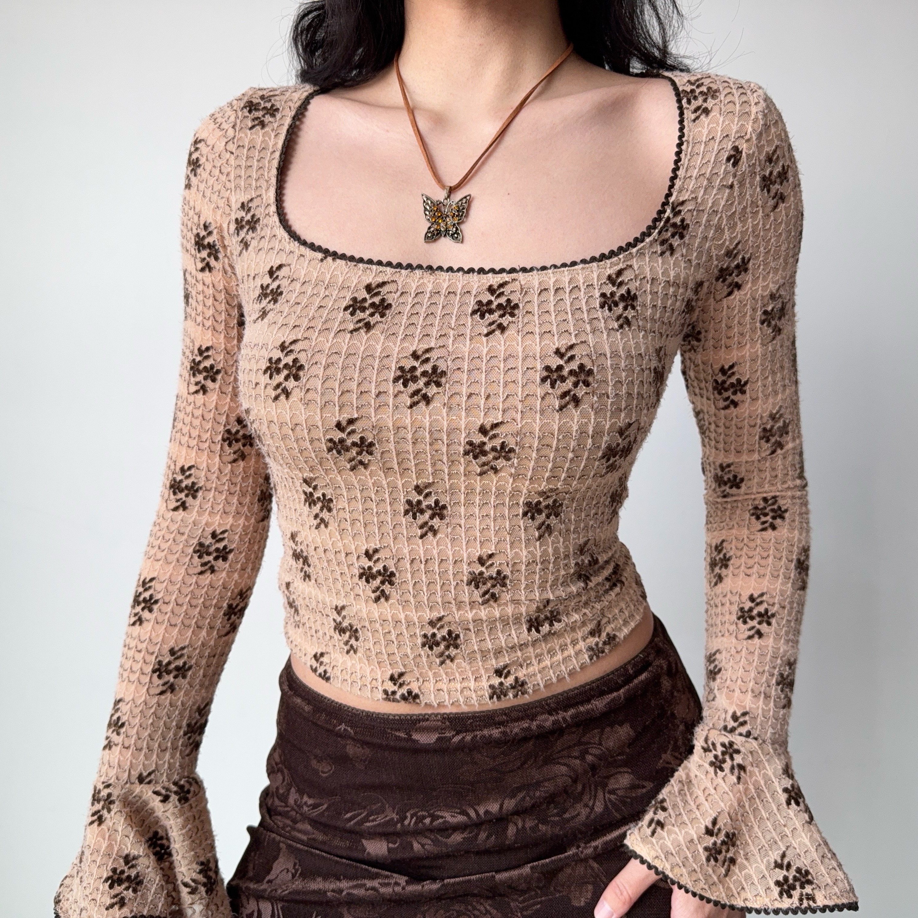 Go Girl Go 自制美式复古喇叭袖钩花长袖T恤女秋季修身方领上衣