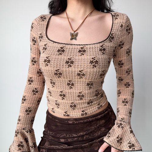 Go Girl Go 自制美式复古喇叭袖钩花长袖T恤女秋季修身方领上衣