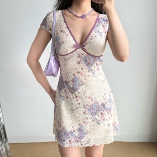 蕾丝连衣裙女夏季 自制欧美风性感深V领短袖 A字短裙 Girl