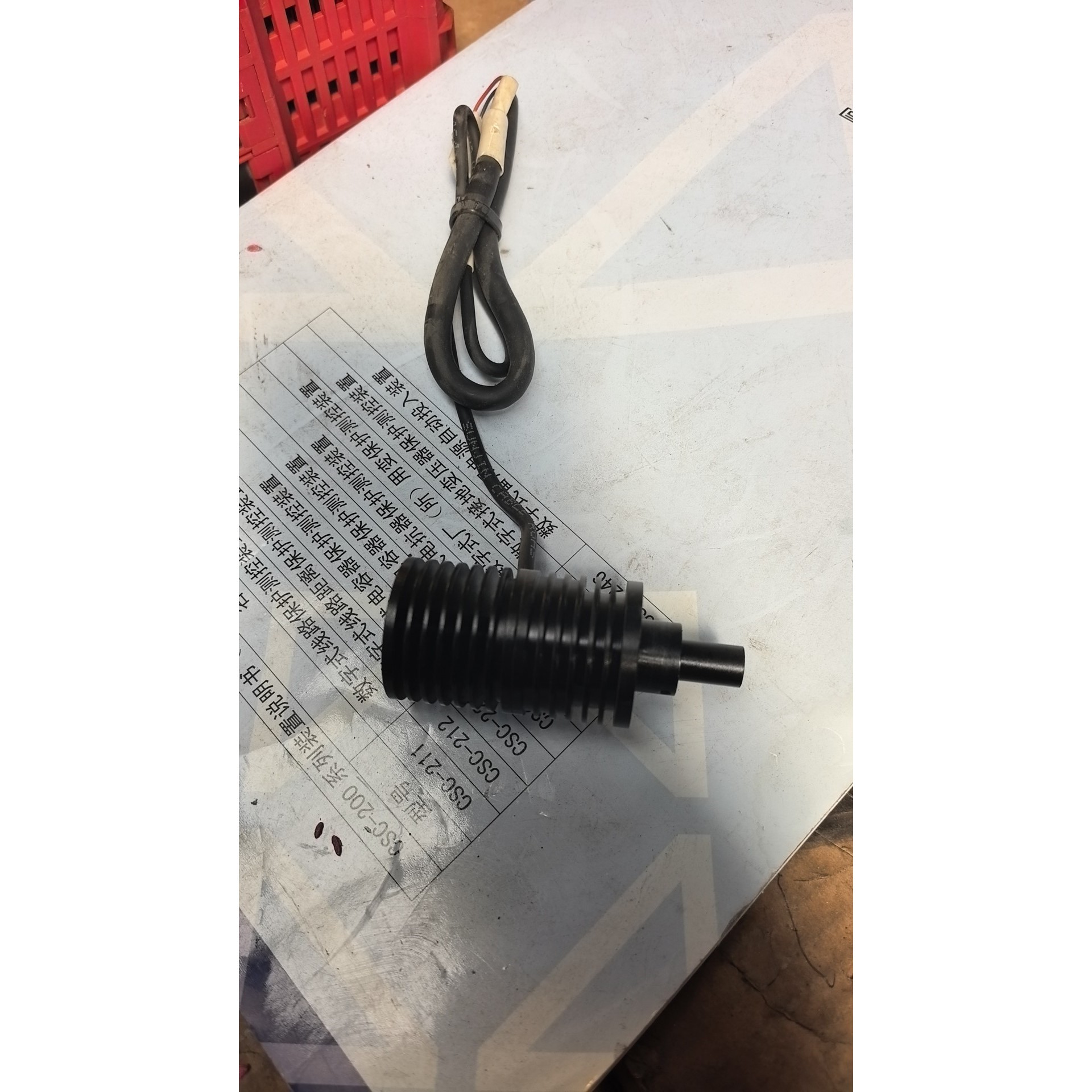 CSC-200系列传感器,型号CSC-212,黑色外壳,带连议价产品