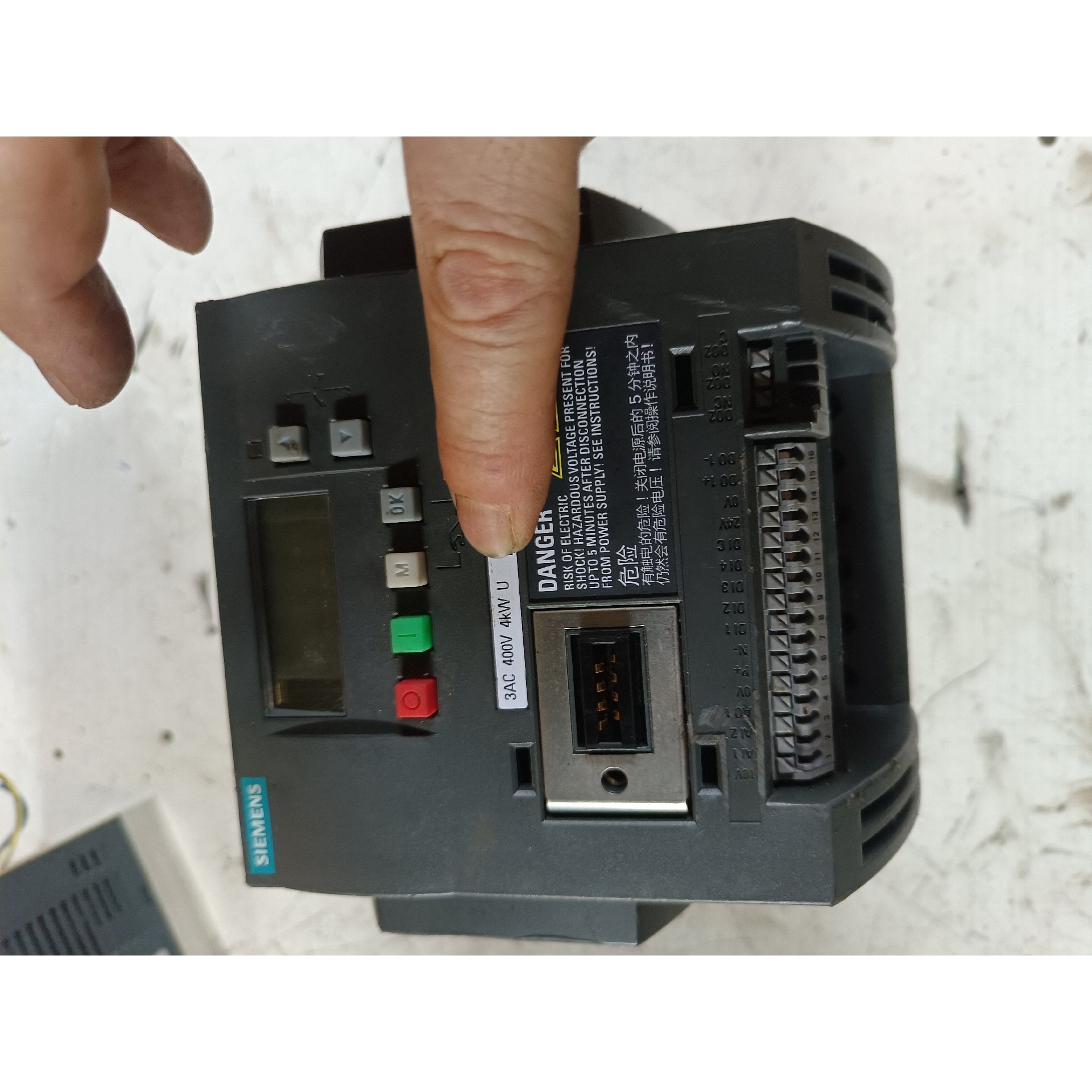 出售件SlEMENS变频器一台议价产品