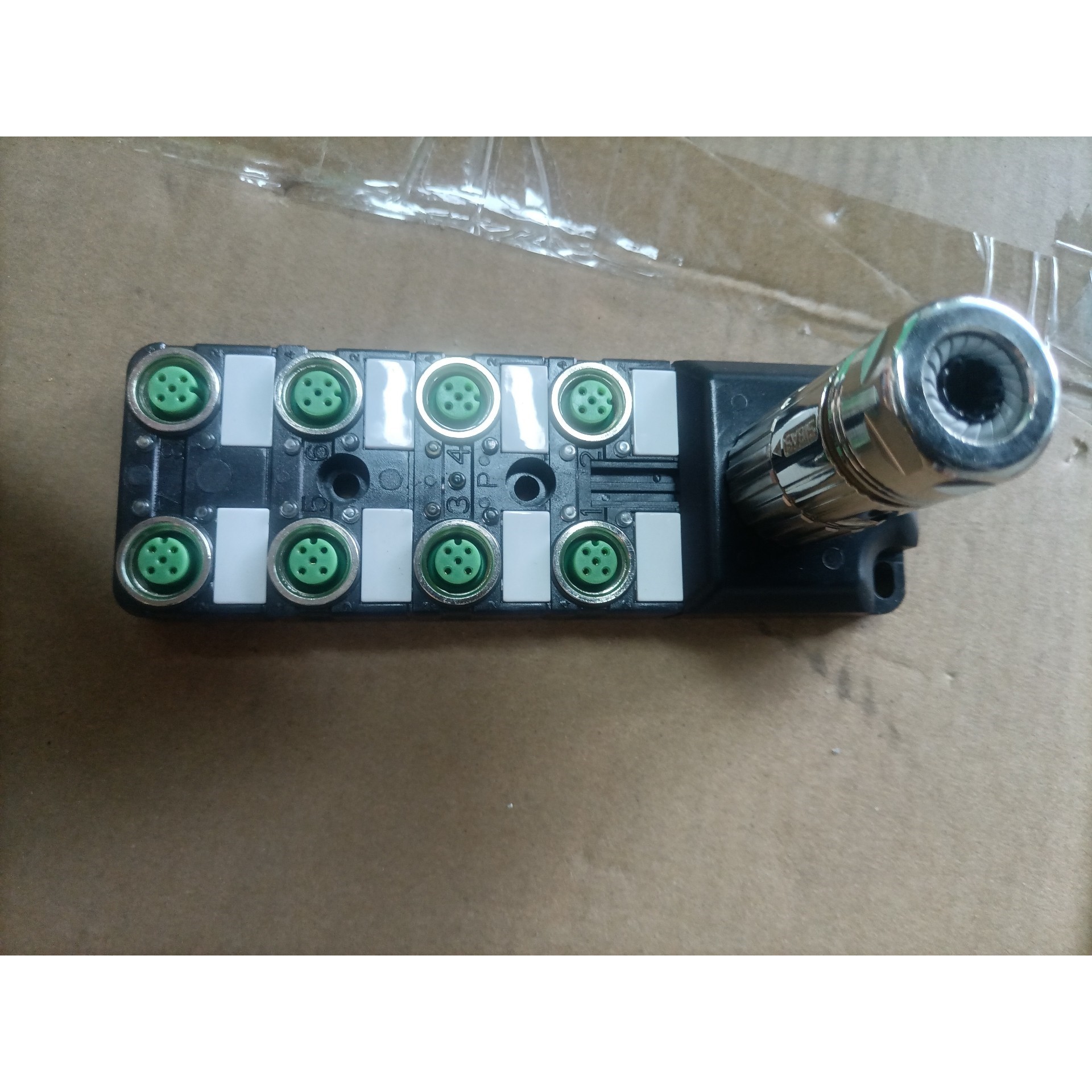 全新SVL 8口M12信号分配器,型号SCAB-M12-8C议价产品