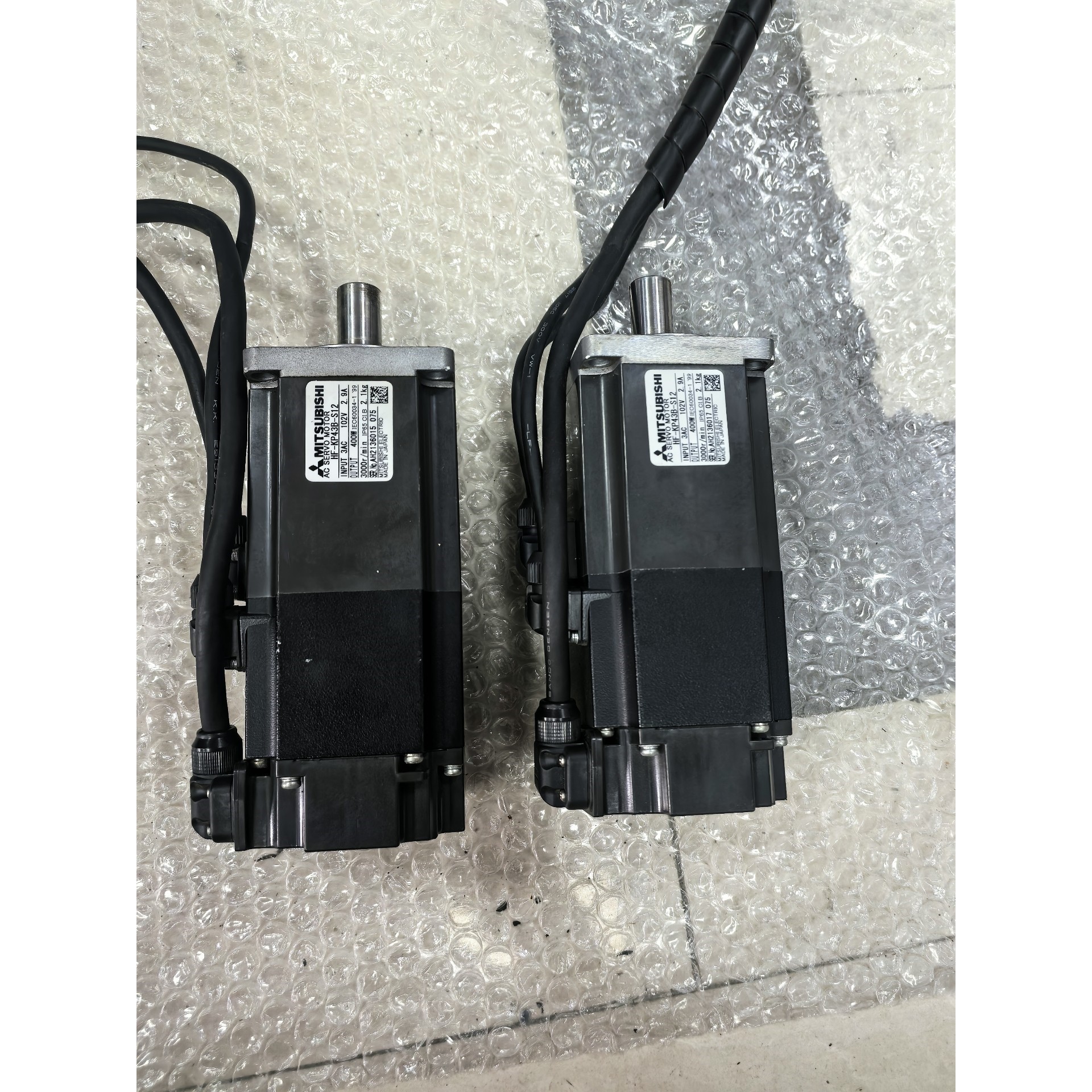 伺服电机HF-KP43B-S12.实物拍摄.现货2个议价产品