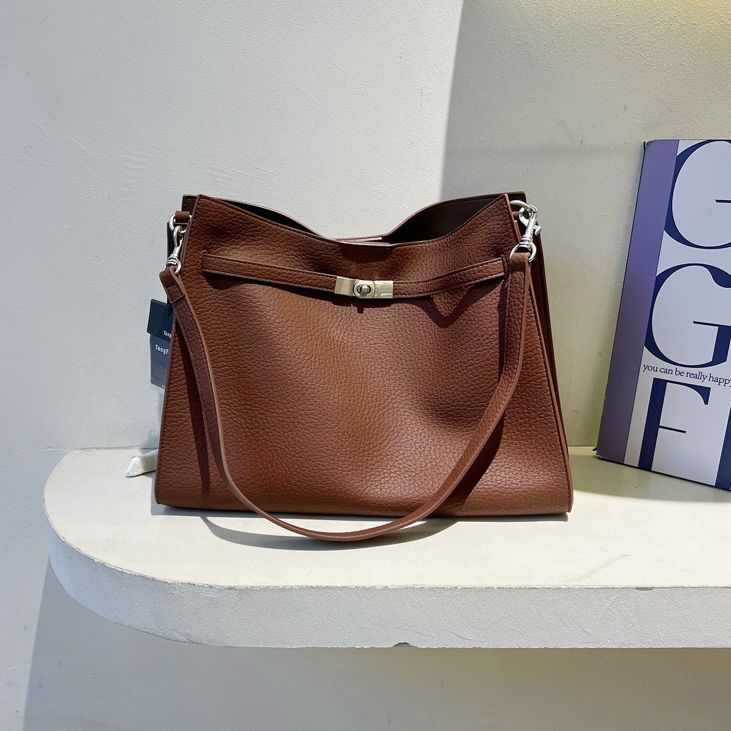 同丰质感通勤大容量腋下包时尚凯莉单肩包女包2025新款百搭斜挎包,箱包皮具/热销女包/男包,通用款女包,淘宝优惠券,粉丝福利购,淘宝优惠卷