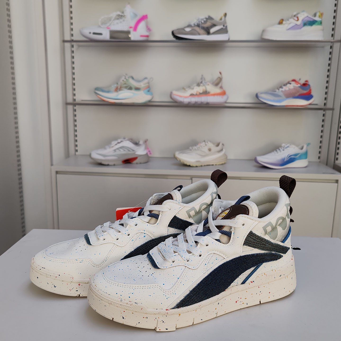 李宁新款正品男子休闲时尚潮流运动鞋经典高邦舒适板鞋AGCS105