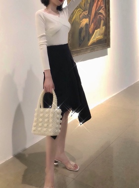 晚时光 秒杀 显瘦露锁骨白色长袖交叉针织打底衫上衣女