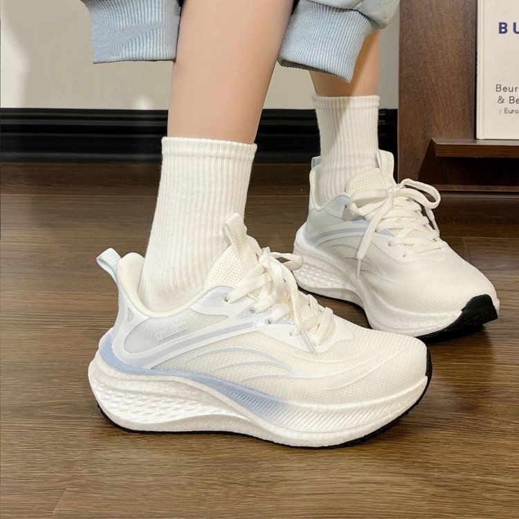 潮流女鞋秋季初中生运动鞋女款2026新款轻便软底减震体育跑步鞋子