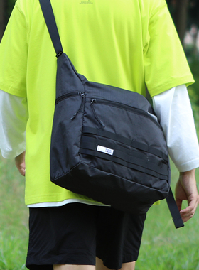 SUELTA街头潮牌斜挎包男女撞色超薄轻便可折叠邮差包死飞防水尼龙