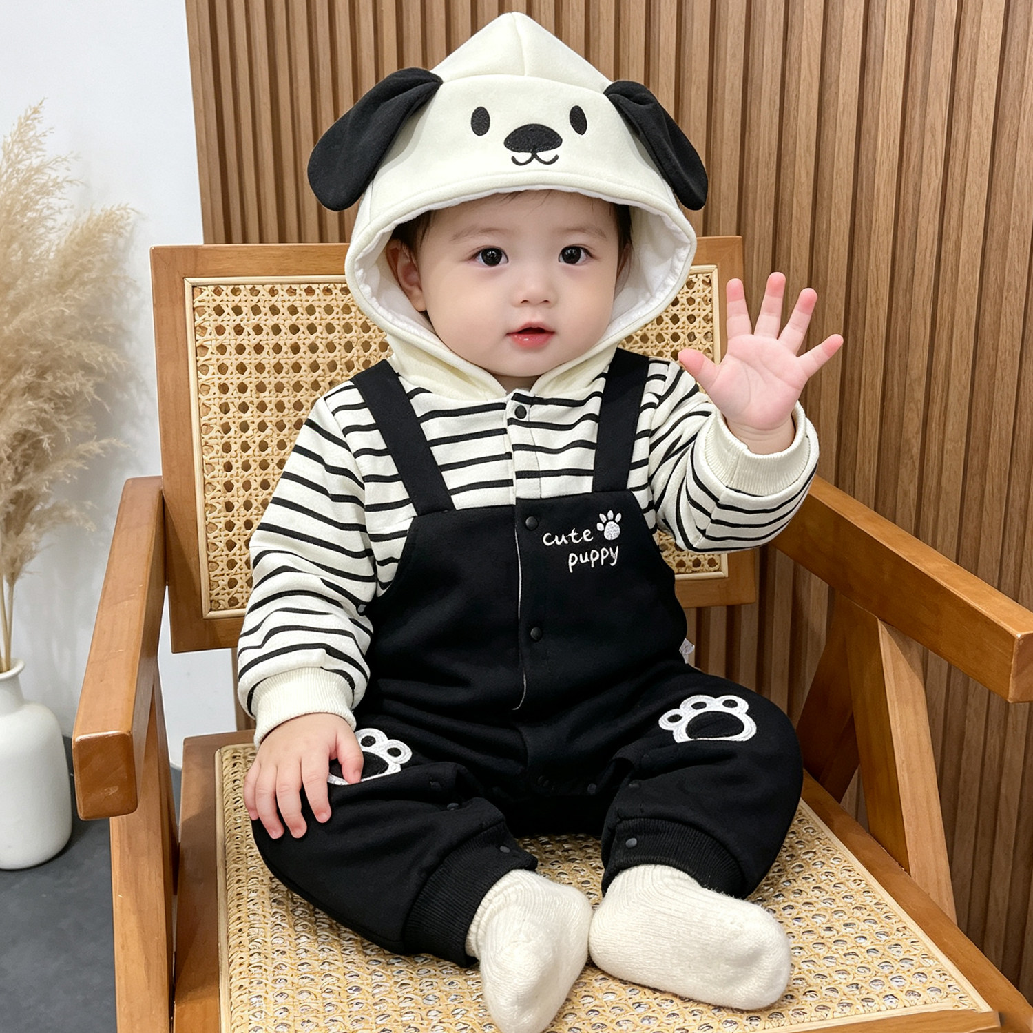 婴儿秋冬连体衣连帽卡通小狗哈衣
