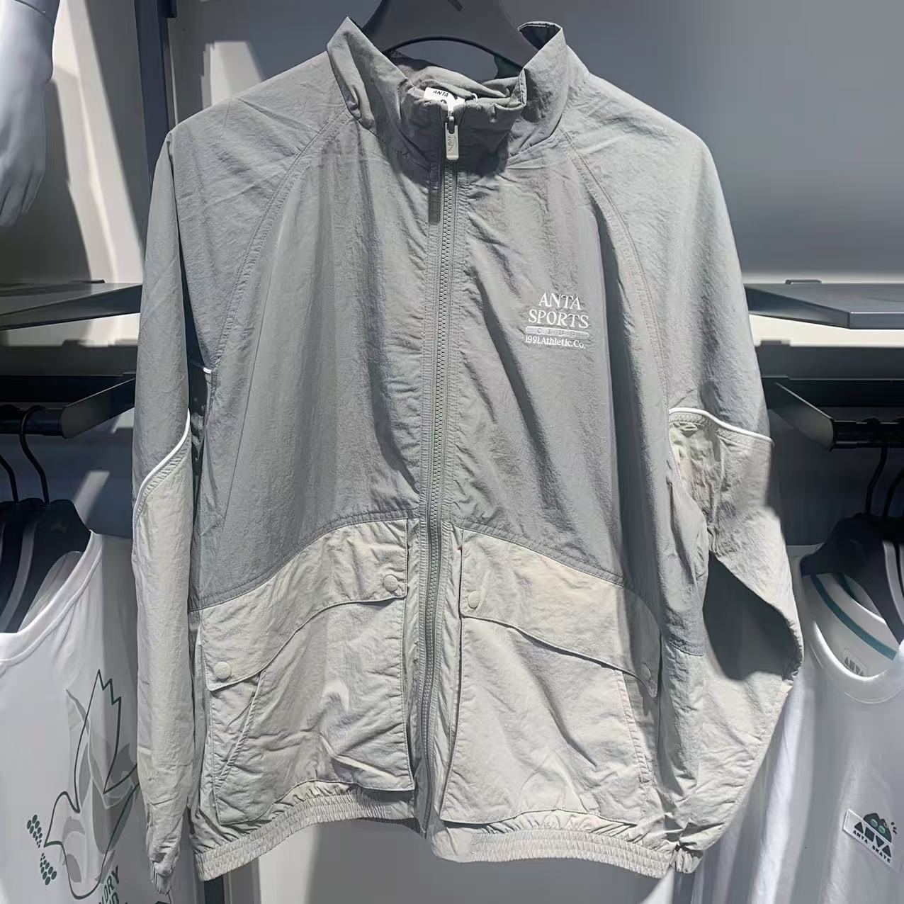 安踏2025秋防泼水休闲梭织夹克