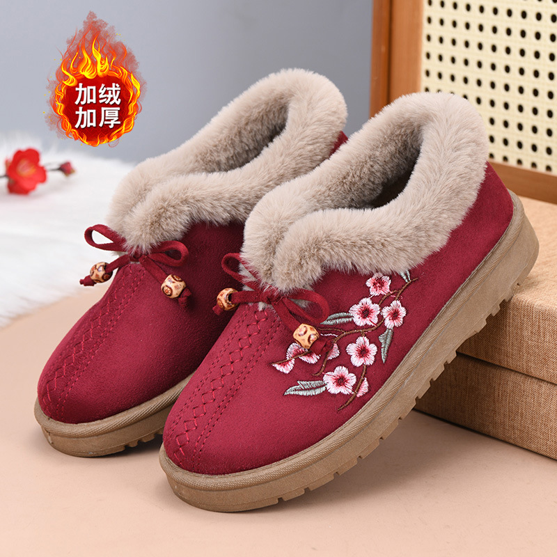 老北京布鞋女绣花棉鞋加绒加厚保暖中老年妈妈鞋平软底防滑棉靴