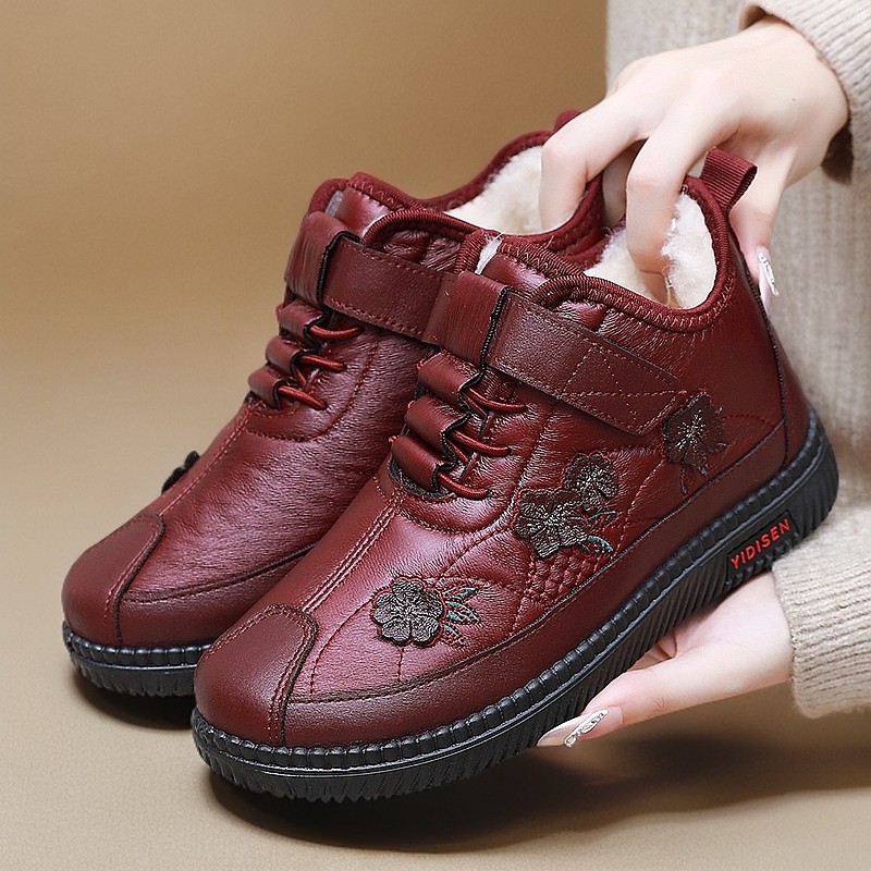 皮面刺绣绵羊毛老北京休闲鞋女