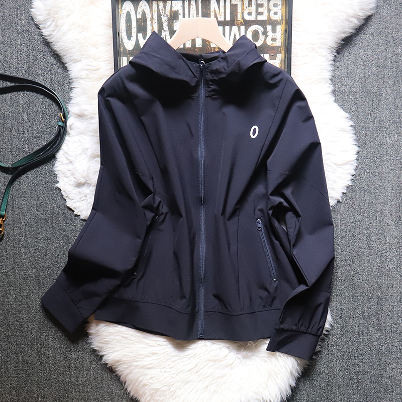 运动户外UPF50+防晒衣女速干显瘦连帽外套防紫外线轻薄不透皮肤衣