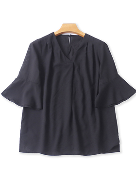 V领点点短袖衬衫 夏季新款时尚T恤 女套头打底衫喇叭袖上衣 08524