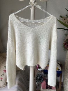 日系森系文艺纯白色V领极简风甜美套头宽松慵懒风针织毛衣