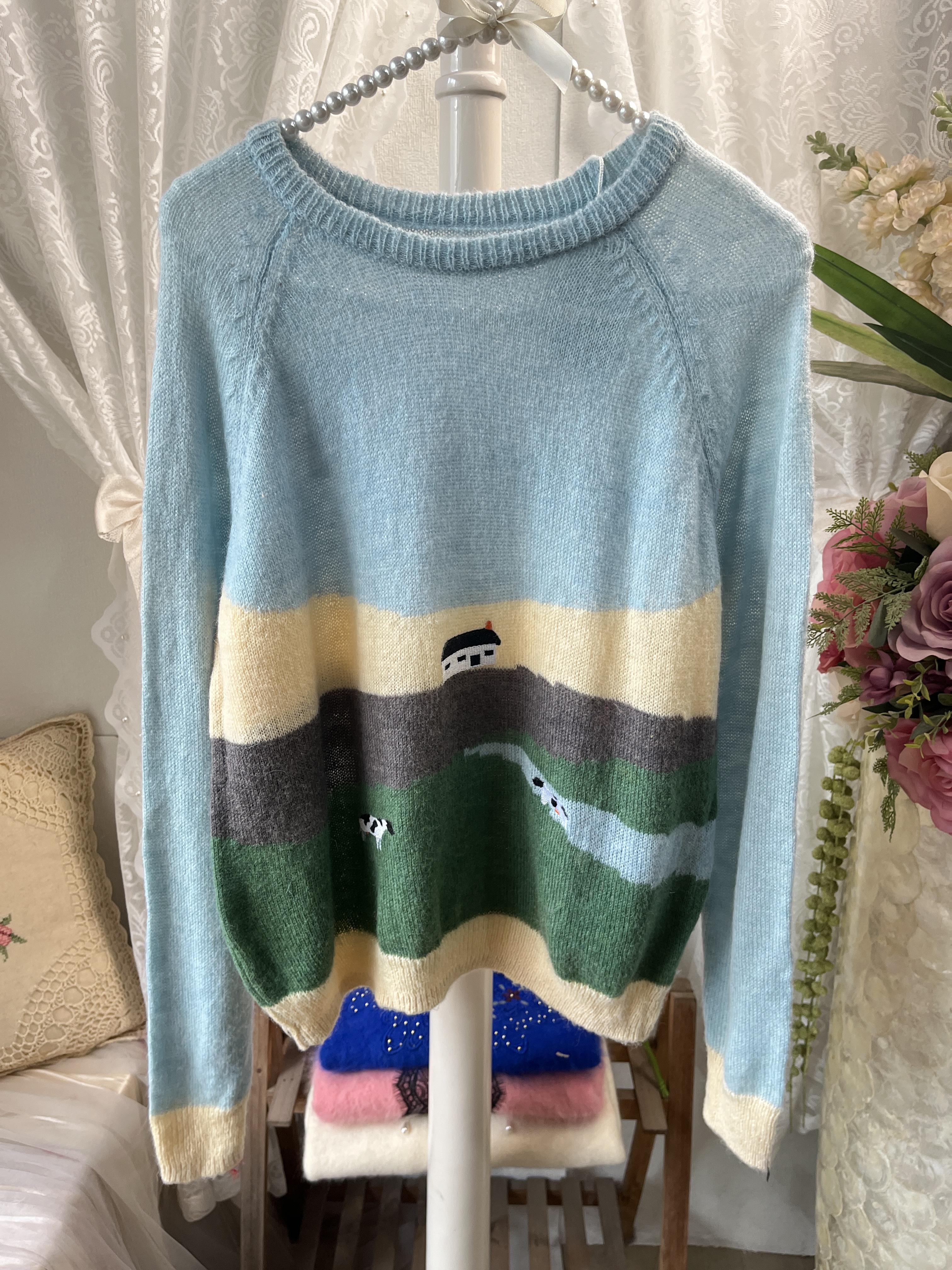 日系复古蓝色圆领童趣风刺绣小房子套头毛衣女宽松慵懒风马海毛