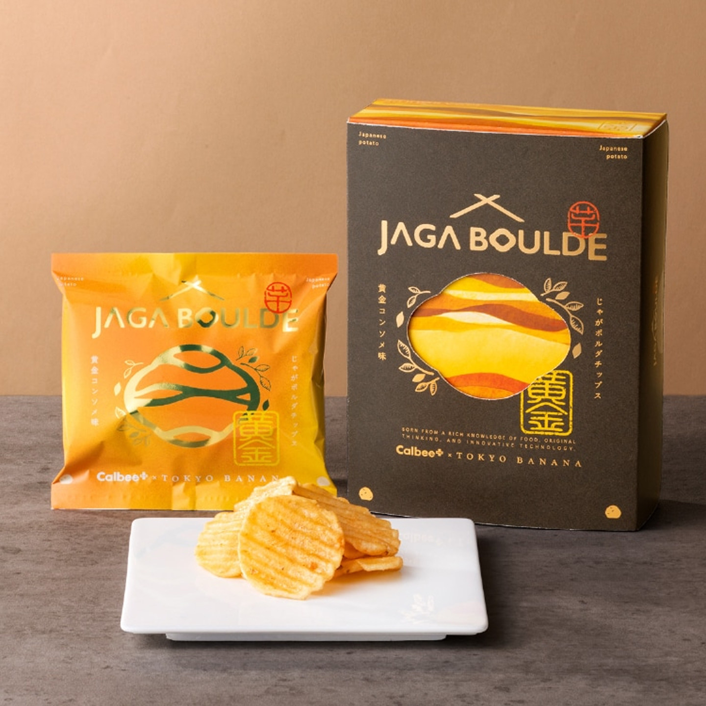 日本JAGA BOULDE卡乐比东京香蕉联名款厚切波浪薯片红薯片礼盒装