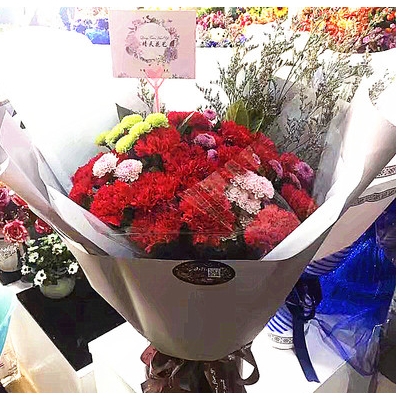荆州沙市区红门路人信汇沙北新区草市鲜花店520配送玫瑰花束