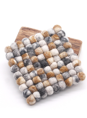 尼泊尔 手工羊毛毡方球球方形杯垫 隔热餐垫  coaster 边长10CM