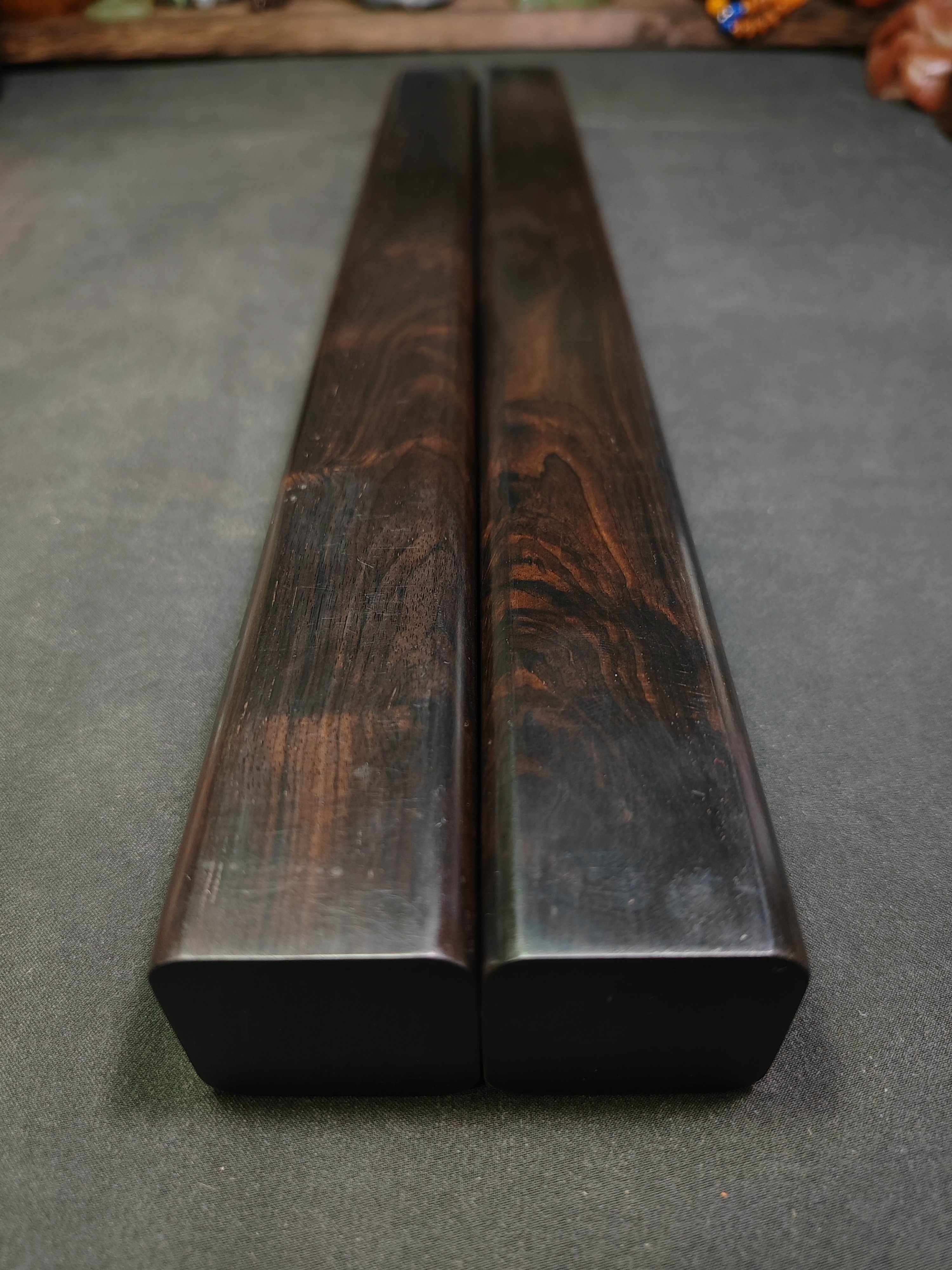 纯天然实木紫光檀东非黑黄檀高花乱纹山峰纹书法成对中大镇尺镇纸