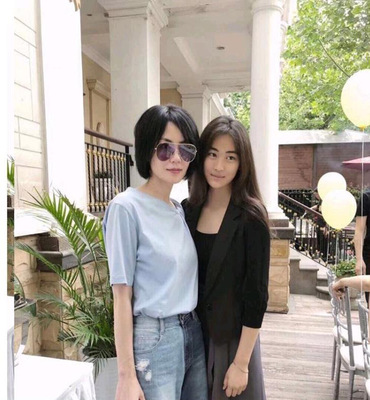 圆领薄款休闲短袖不规则T恤