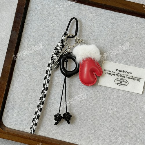 设计感miu系新款皮质挂件毛绒手套手机链钥匙扣美拉德色系包挂
