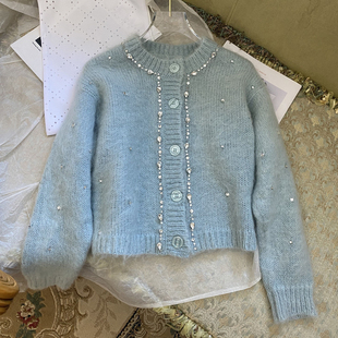 2025年春miu圆领镶钻长袖毛衣串珠加厚雾霾蓝马海毛圆领开衫上衣