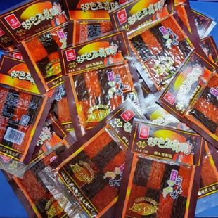 周小玲双色日本豆腐辣条双色豆腐20g 100袋零食儿时香辣片解馋吃