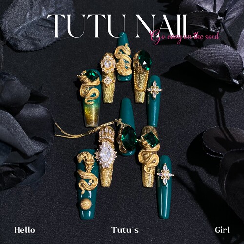 祖母绿穿戴甲TUTUNAIL奢华款