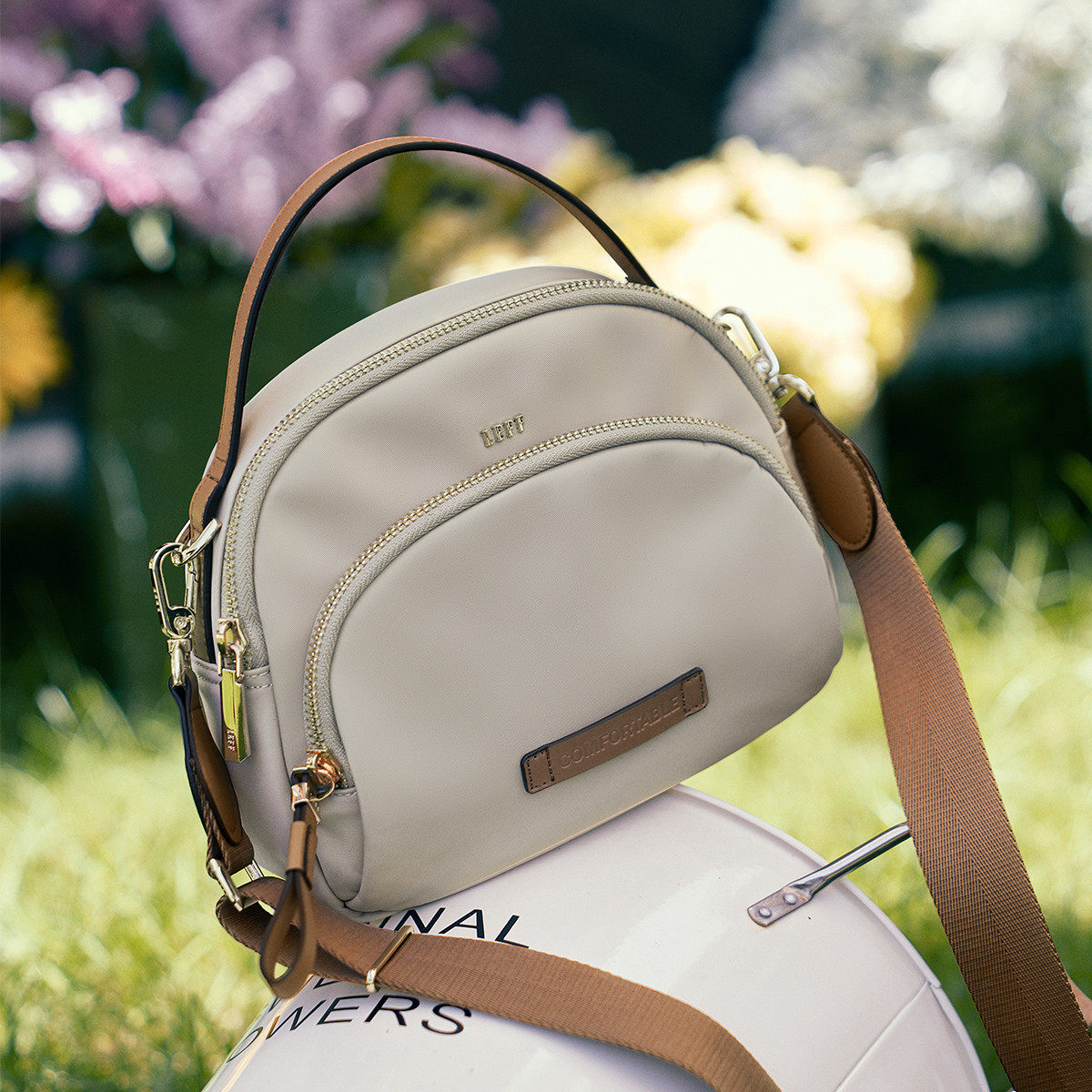 莱夫松果小圆包2026新款尼龙帆布斜挎包轻便手提小包包百搭单肩包