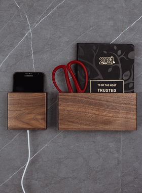 空调电视遥控器收纳盒墙壁挂架置物品架实木免打孔床头放手机充电